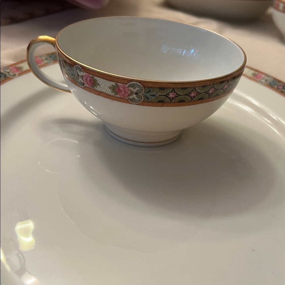White Dinner Plate - Picture 7 of 10